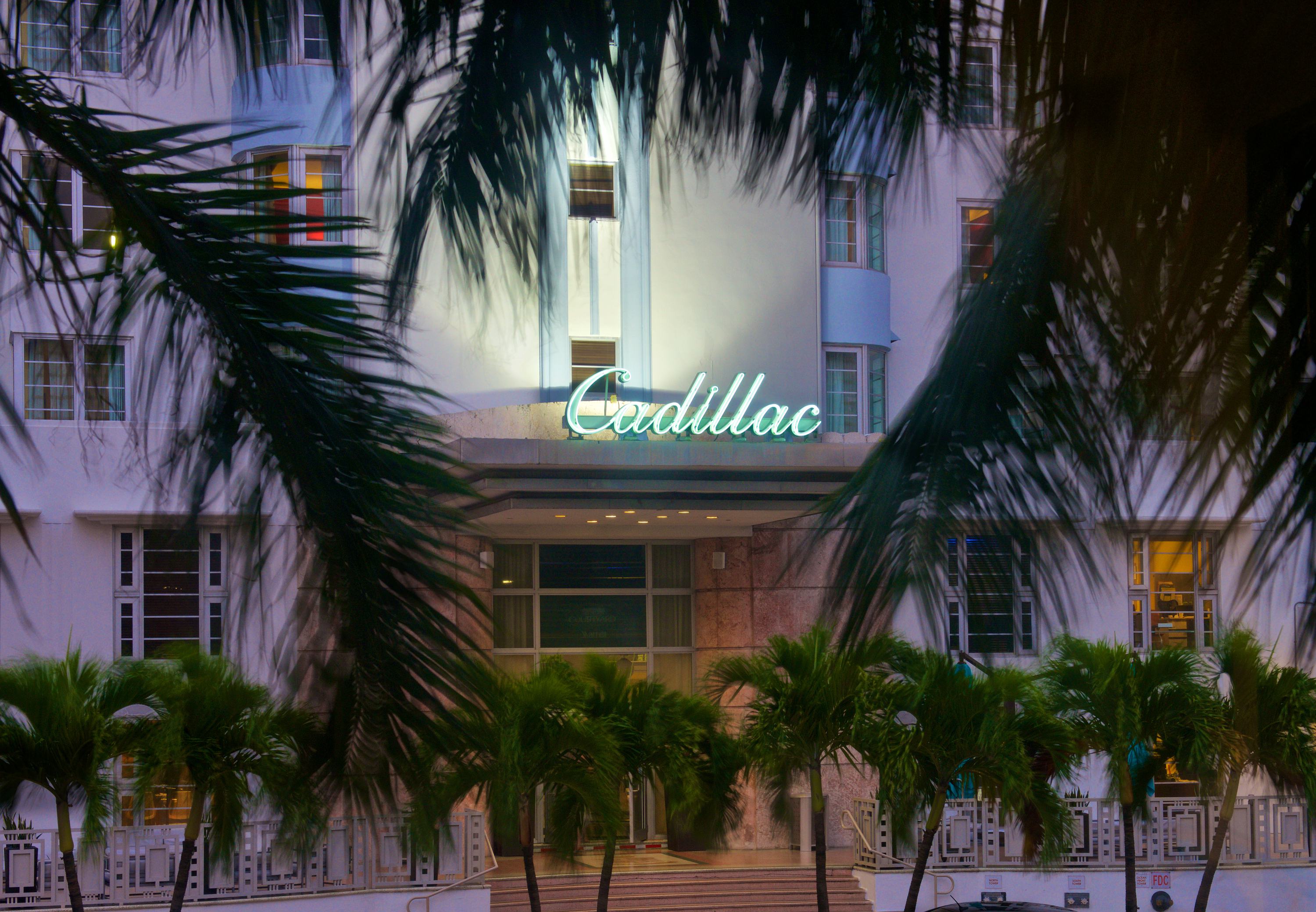 Miami collection. Отель Кадиллак Майами. Бич клаб Майами. Фонтейнбловский отель - Майами Бич, США (1977. Cadillac Hotel & Beach Club.