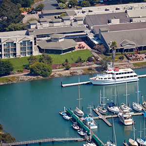 quarter-deck-at-doubletree-by-hilton-berkeley-marina