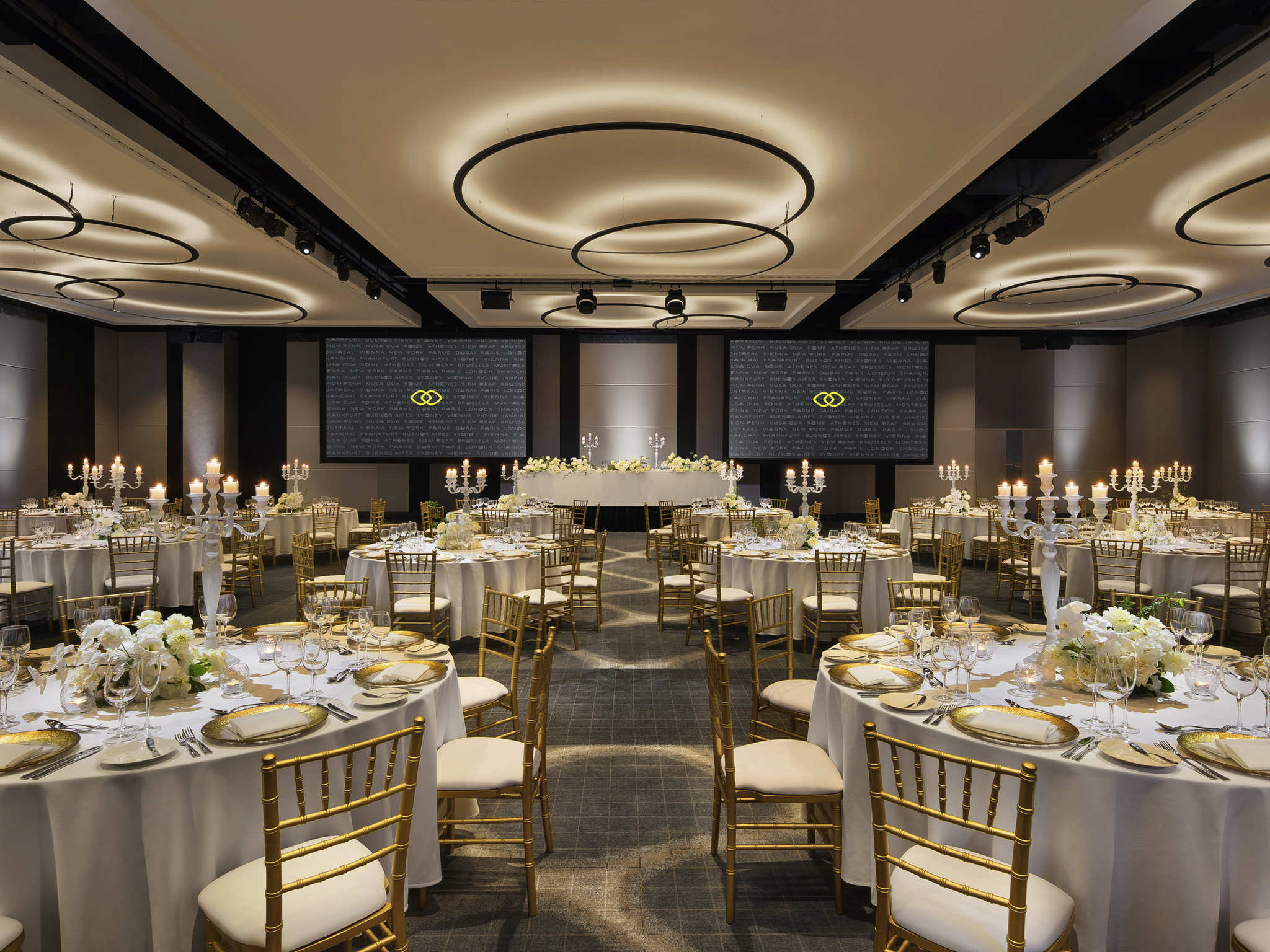 magnifique-ballroom-at-sofitel-sydney-darling-harbour-sydney-venue