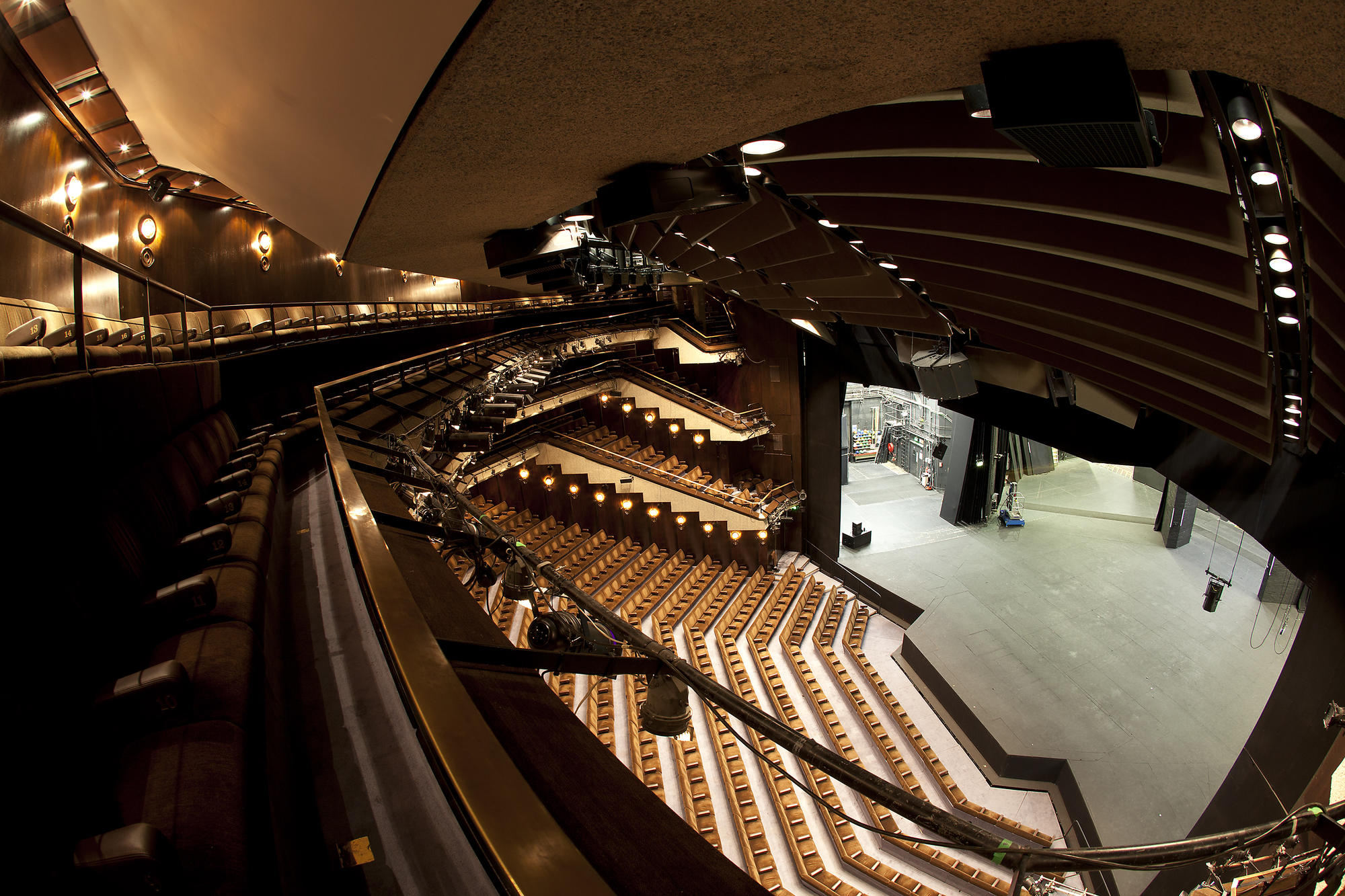 The Barbican London Venue Eventopedia   Barbican Theatre At The Barbican 4 1 